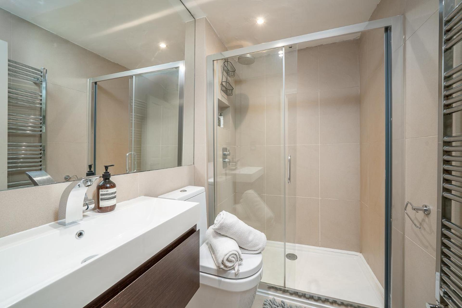 Niru Experience Hidden Gem In Chelsea 2Bd 2Ba Londres Exterior foto